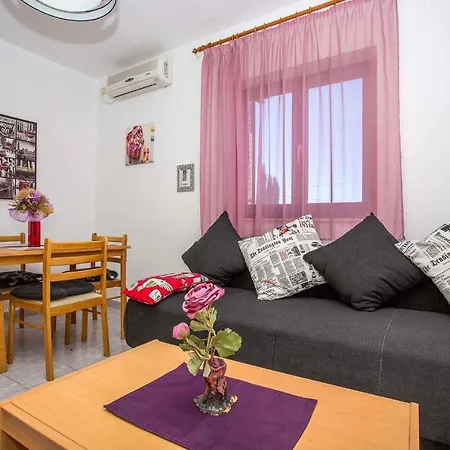 Apartment In Njivice/insel Krk 13321